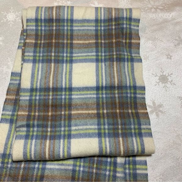 House of Scotland Plaid Lambswool Scarf - Blue and Brown Gorgeous - Picture 3 of 5
